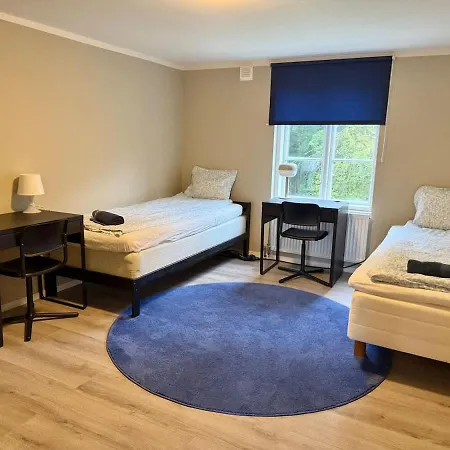 10 Bedroom Workers With Free Parking גטבורג