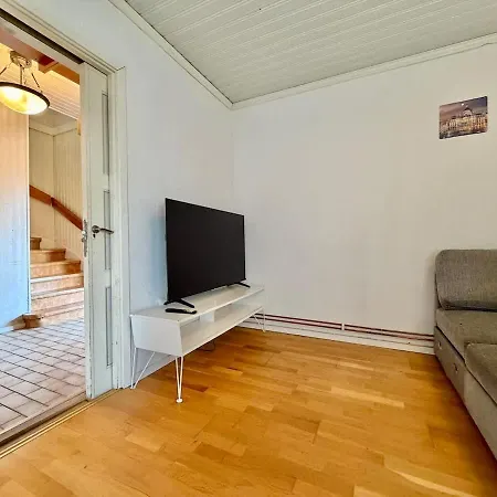 6 Bedroom For Workers With Free Parking בית נופש גטבורג