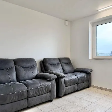 Comfortable 3 Bedroom Near Volvo And Skf Holiday home