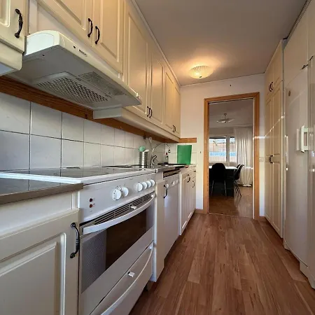 Workers House Near Volvo With 4 Bedrooms 7 Beds And Parking *