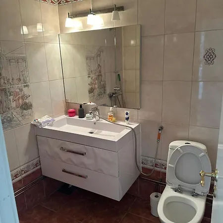 Entire House 3 Sleeping And 2 Toilets