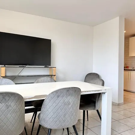 Comfortable 3 Bedroom Near Volvo And Skf *
