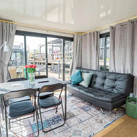 بيت للعطل At Sea Houseboat With Rooftop In The Heart Of By Beyond *