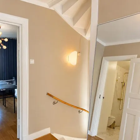 4 Bedroom Townhouse Near Liseberg With Free Parking For Families And Companies بيت للعطل *