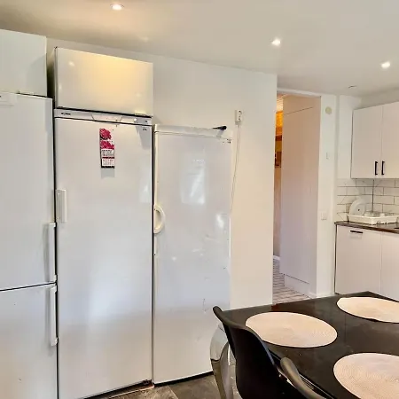 6 Bedroom For Workers With Free Parking * גטבורג