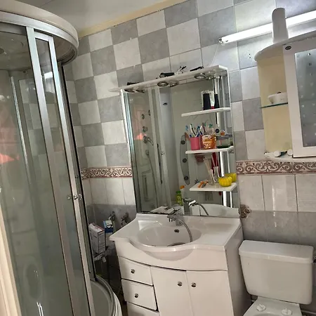 Entire House 3 Sleeping And 2 Toilets فيلة *