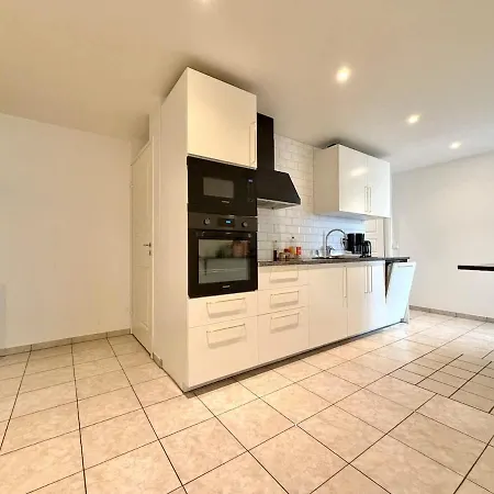 Comfortable 3 Bedroom Near Volvo And Skf Holiday home *