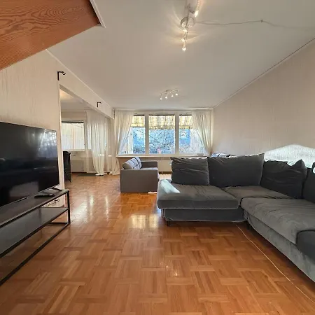 Villa Workers House Near Volvo With 4 Bedrooms 7 Beds And Parking
