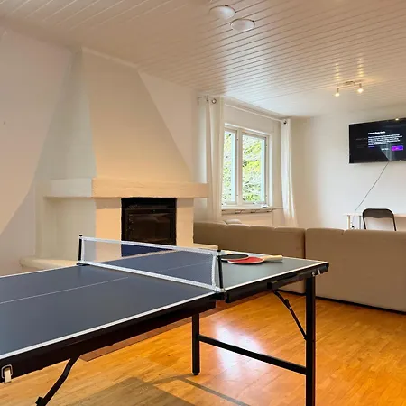 Workers & Familie House 10 Beds Garage Game Near Volvo & Villa *