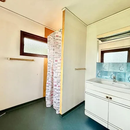 別荘 3 Bedroom Workers Near For 6 People Near Volvo With Free Parking ヨーテボリ