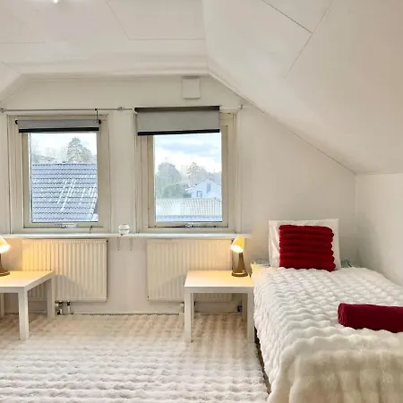 7 Bedroom Workers With 11 Beds And Free Parking