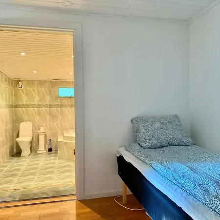 בית נופש Workers With 5 Bedrooms 2 Bathrooms Free Parking Near Volvo *