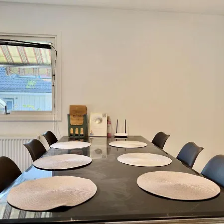 6 Bedroom For Workers With Free Parking *