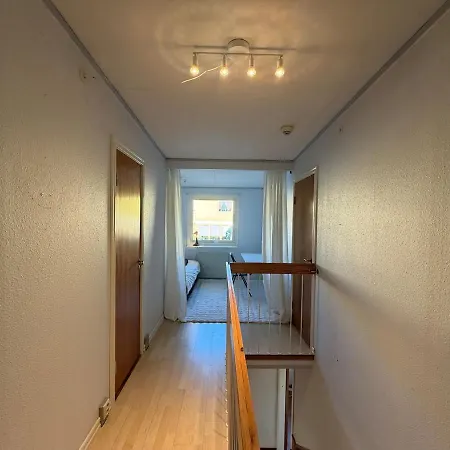 Villa Workers House Near Volvo With 4 Bedrooms 7 Beds And Parking Göteborg