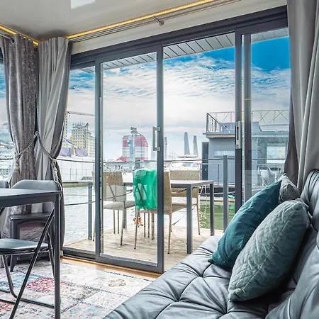 At Sea Houseboat With Rooftop In The Heart Of By Beyond غوتنبرغ