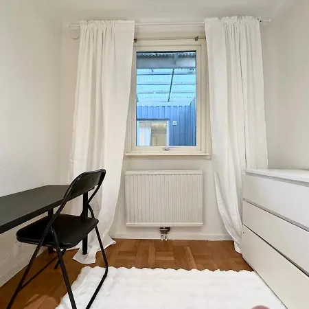 בית נופש Workers With 5 Bedrooms 8 Beds 2 Bath And Free Parking גטבורג