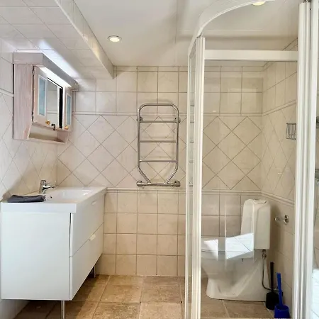 בית נופש Huge Workers & Family With 3 Floors 2 Kitchens & 3 Bathrooms גטבורג