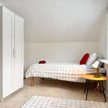 7 Bedroom Workers With 11 Beds And Free Parking