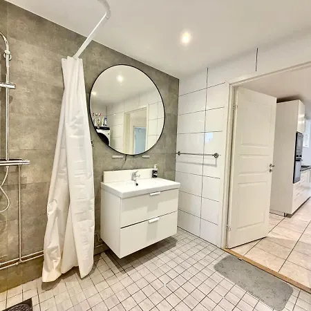 Comfortable 3 Bedroom Near Volvo And Skf Holiday home