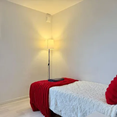 בית נופש Workers Near Worksites 5 Bedrooms 8 Beds גטבורג