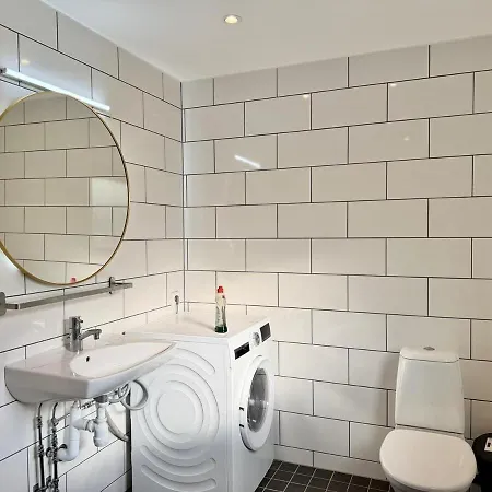 6 Bedroom For Workers With Free Parking *