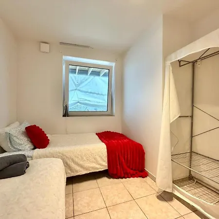 Comfortable 3 Bedroom Near Volvo And Skf