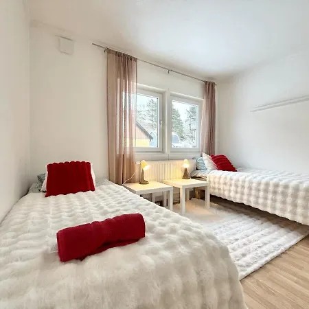 Holiday home 7 Bedroom Workers With 11 Beds And Free Parking *