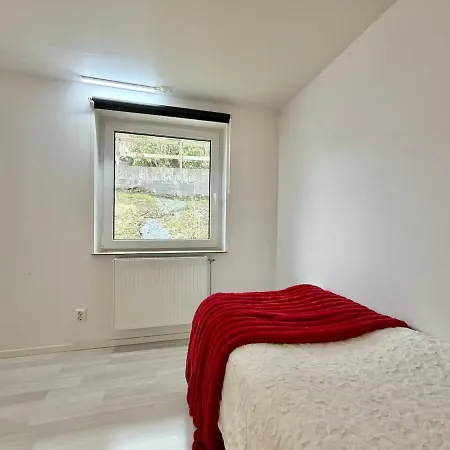 Workers Near Worksites 5 Bedrooms 8 Beds בית נופש *