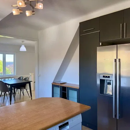 בית נופש Huge Workers & Family With 3 Floors 2 Kitchens & 3 Bathrooms *