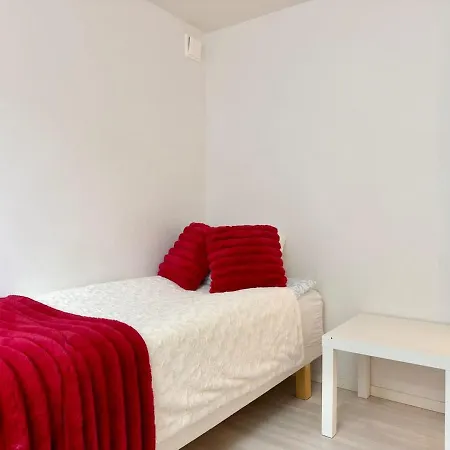 Workers Near Worksites 5 Bedrooms 8 Beds בית נופש *