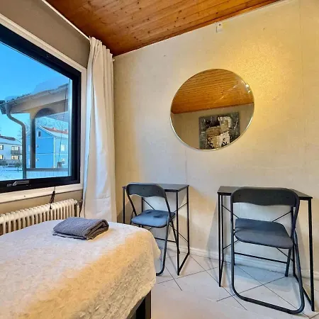 Workers And Family Homes 4br House, 7 Beds, Free Parking & Garage Near Volvo * גטבורג