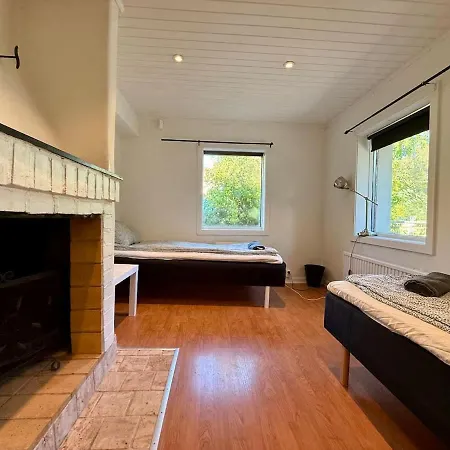 Workers With 5 Bedrooms 2 Bathrooms Free Parking Near Volvo גטבורג