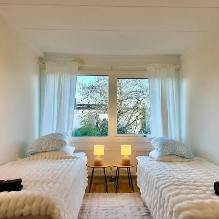 Workers With 5 Bedrooms 8 Beds 2 Bath And Free Parking בית נופש *