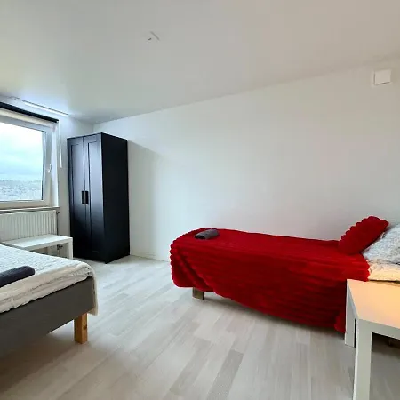 Workers Near Worksites 5 Bedrooms 8 Beds בית נופש גטבורג