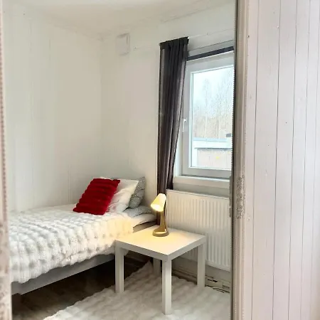 7 Bedroom Workers With 11 Beds And Free Parking *