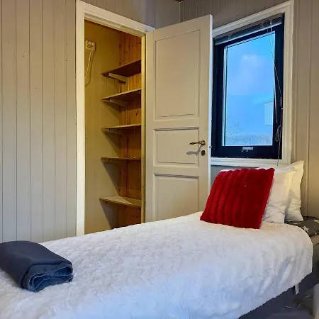 בית נופש Workers And Family Homes 4br House, 7 Beds, Free Parking & Garage Near Volvo גטבורג