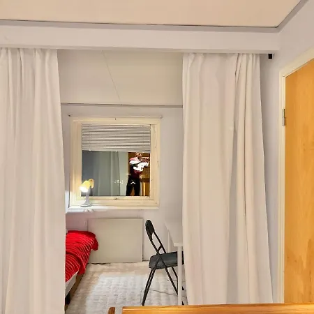 Villa Workers House Near Volvo With 4 Bedrooms 7 Beds And Parking *