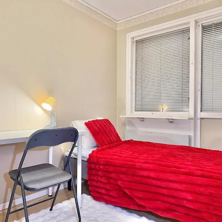 Villa Workers House Near Volvo With 4 Bedrooms 7 Beds And Parking *