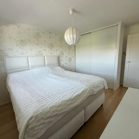 Villa Exclusive And Luxurious With A View Of Nature Göteborg