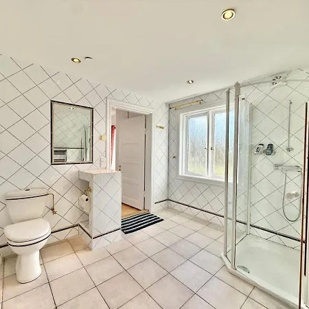 בית נופש Huge Workers & Family With 3 Floors 2 Kitchens & 3 Bathrooms גטבורג