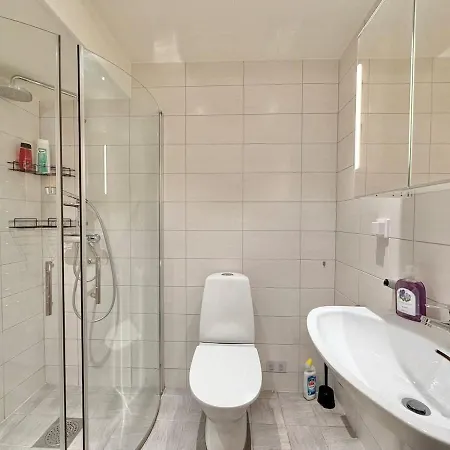 Workers With 5 Bedrooms 8 Beds 2 Bath And Free Parking בית נופש *