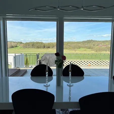 Villa Exclusive And Luxurious With A View Of Nature Göteborg