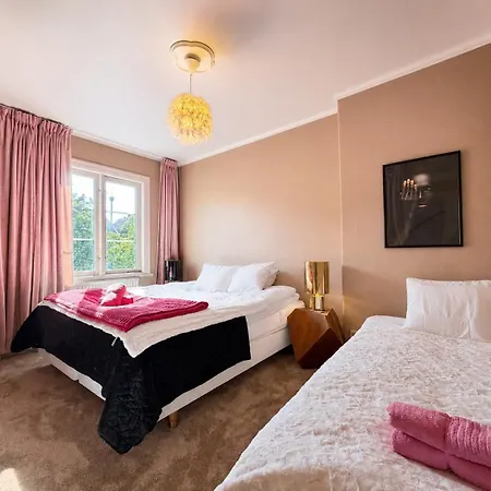 بيت للعطل 4 Bedroom Townhouse Near Liseberg With Free Parking For Families And Companies غوتنبرغ