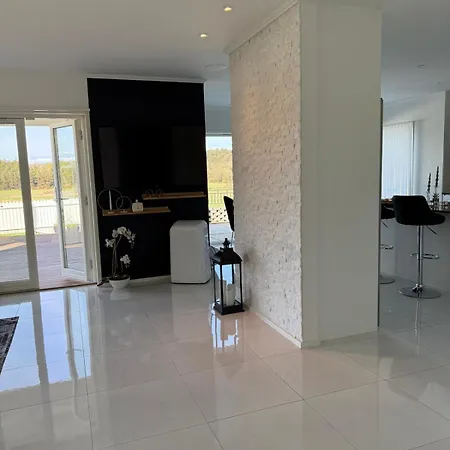 Villa Exclusive And Luxurious With A View Of Nature