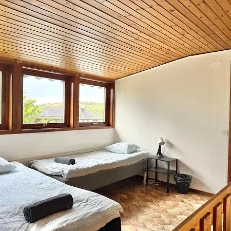 別荘 3 Bedroom Workers Near For 6 People Near Volvo With Free Parking ヨーテボリ
