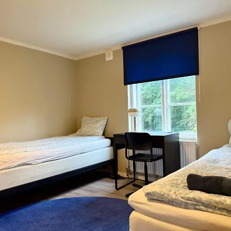 10 Bedroom Workers With Free Parking *