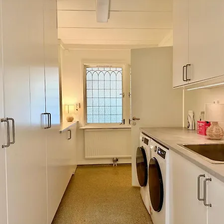 בית נופש Workers With 5 Bedrooms 8 Beds 2 Bath And Free Parking גטבורג