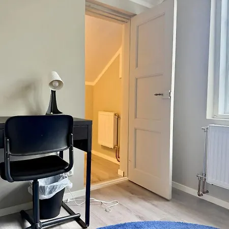 10 Bedroom Workers With Free Parking