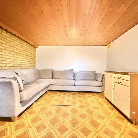 3 Bedroom Workers Near For 6 People Near Volvo With Free Parking *