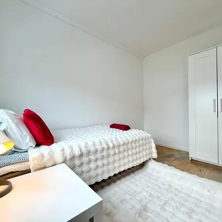 Holiday home 7 Bedroom Workers With 11 Beds And Free Parking